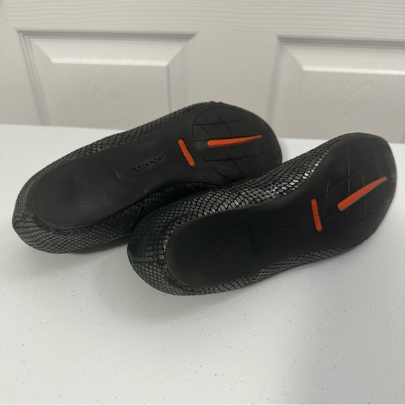 Rockport women’s Black/Grey flat with comport insole - Picture 5 of 6